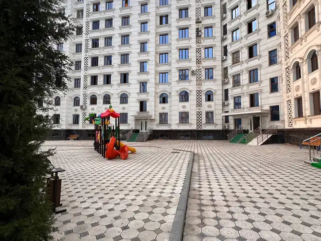 2-комн. квартира, 1 этаж, 74 м², И Сомони, Белый городок, Душанбе