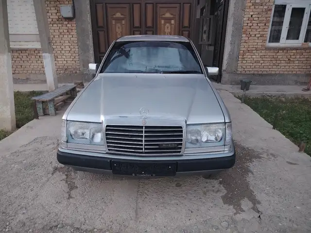 Mercedes-Benz W124