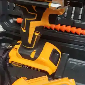 Дрель-шруповерт DeWalt, Худжанд