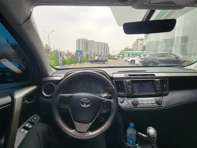 Toyota RAV 4, 2015, Душанбе - 9