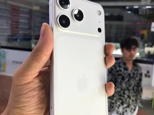 Apple iPhone Xr, 128 gb, White, Худжанд
