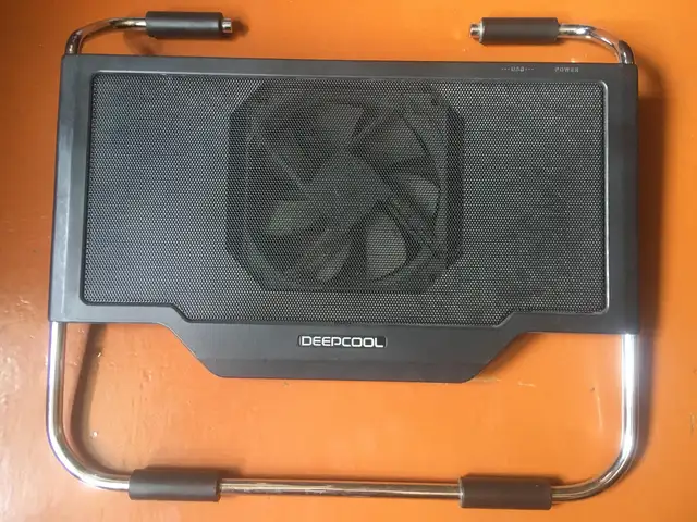 Охлаждающая подставка для ноутбука DeepCool, Душанбе