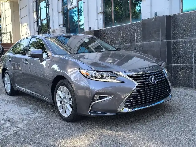Lexus ES series