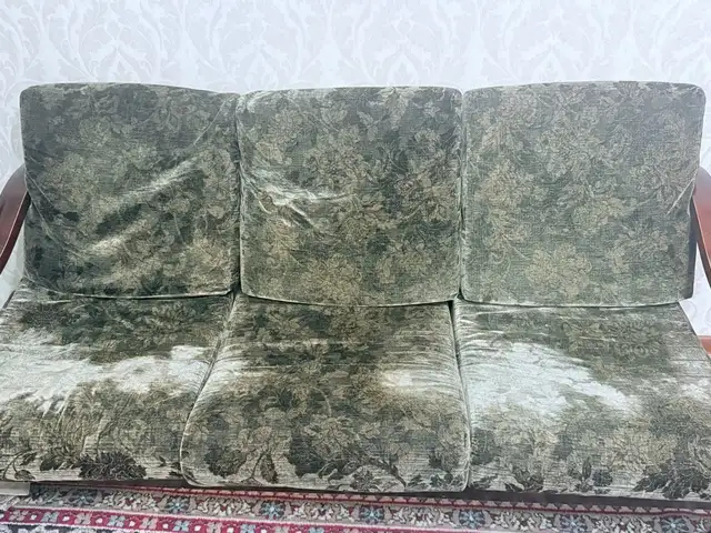 Диван тройка, Душанбе