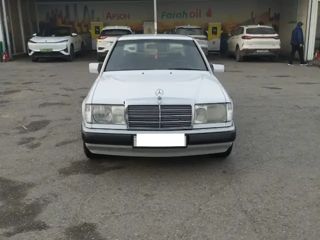 Mercedes-Benz W124