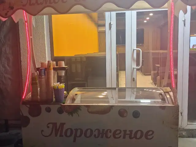 Будка барои фуруши яхмос, Душанбе