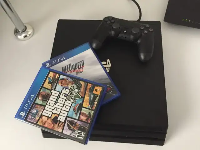 Игровая приставка Sony PlayStation 4 Pro 1TB, Худжанд