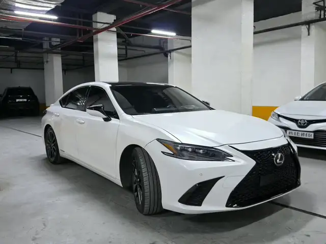 Lexus ES series