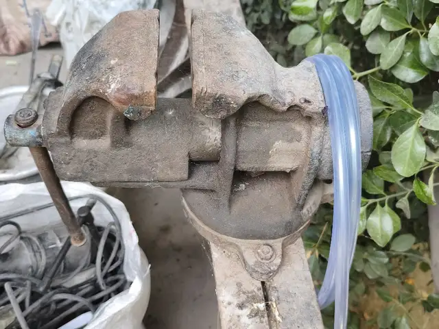 Тиски, Душанбе