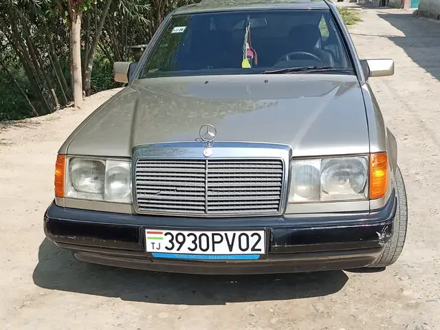 Mercedes-Benz W124