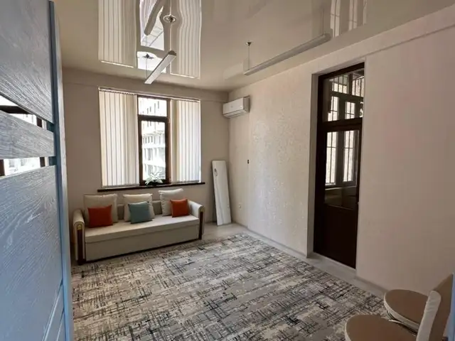 2-комн. квартира, 2 этаж, 74м², Универмаг, Хуҷанд