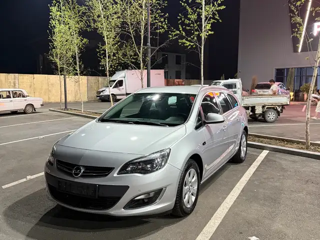 Opel Astra J
