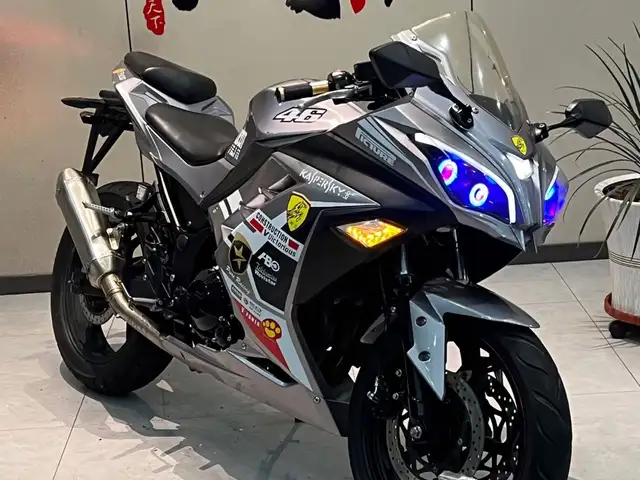 Мотоцикл Kawasaki 400 cc, Душанбе