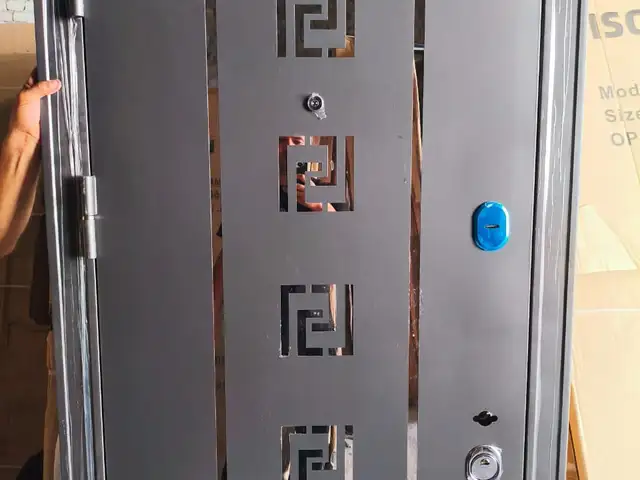 Дверь, Душанбе