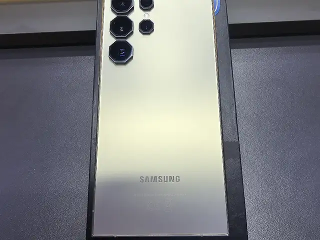 Samsung Galaxy S24 Ultra, Исфара