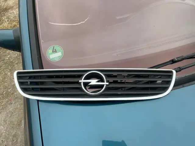 Облицовка решетка от Opel Zafira, Худжанд