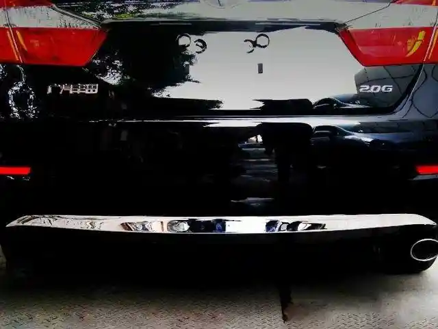 Хром на задний бампер Toyota Camry 4, Душанбе
