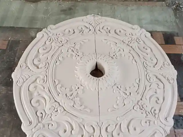 Подлюстра лепка, Душанбе