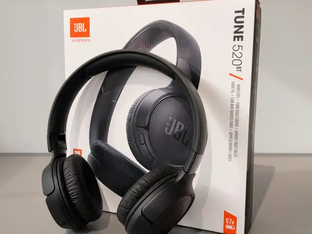 Беспроводные накладные наушники JBL Tune 520BT, Душанбе