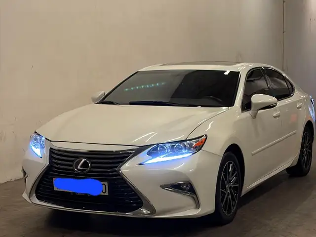 Lexus ES series