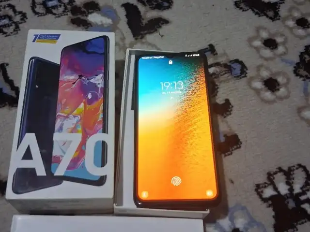 Samsung galaxy A70 6/128 gb, Данғара