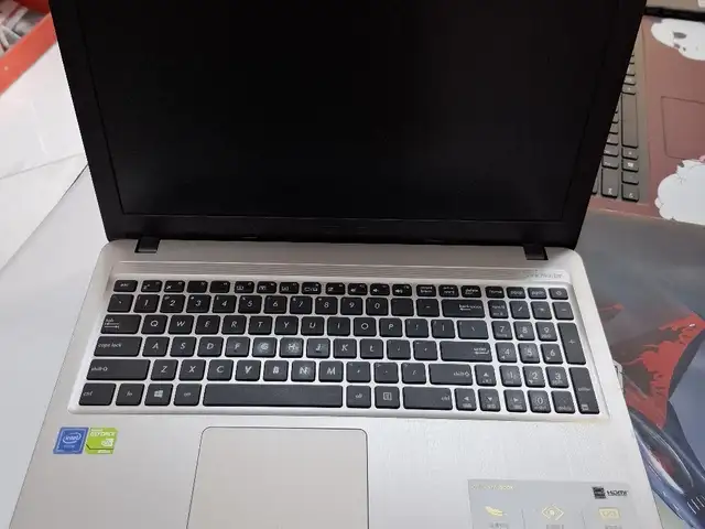 Ноутбук Asus celerone N3450 4/256 видеокарта GT920mx 2g, Душанбе