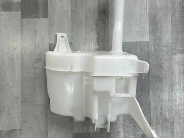 Бачок омывателя Toyota Camry 55 Европа, Душанбе