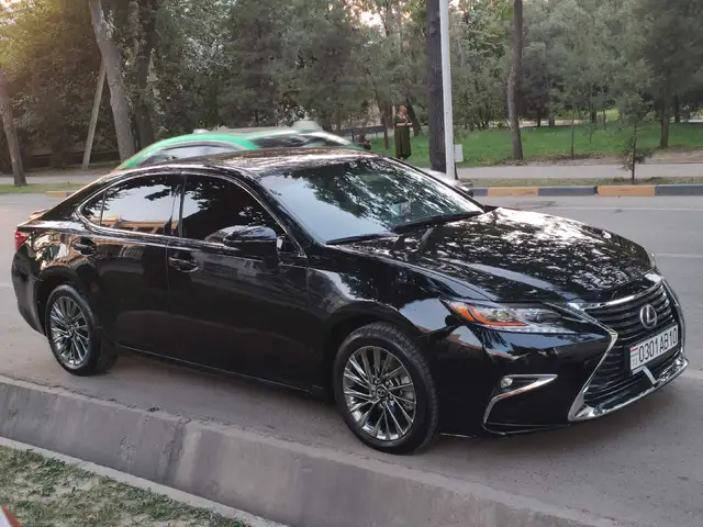 Lexus ES series