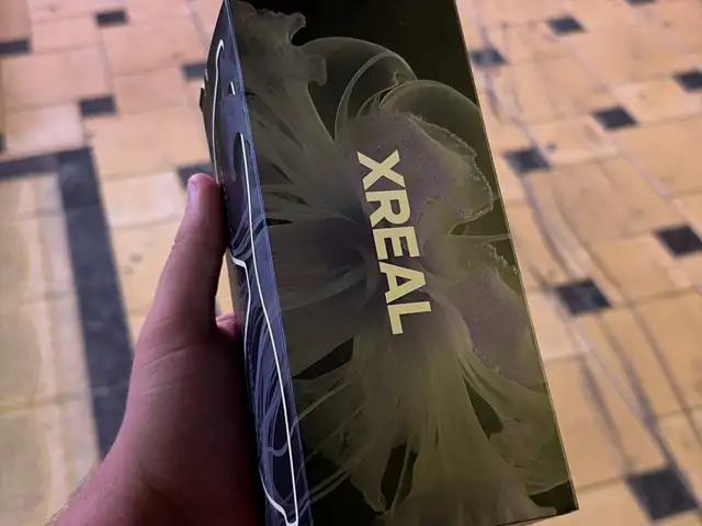 Очки дополненной реальности Xreal Air 2, Худжанд