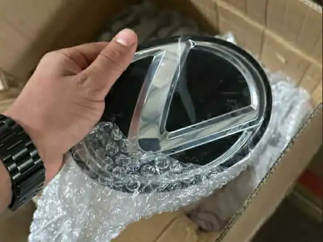 Знак на Lexus, Душанбе