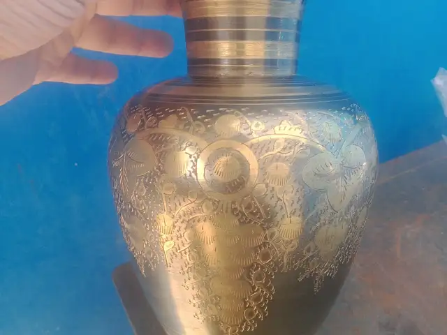 Ваза бронзовый, Душанбе