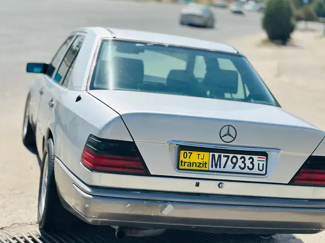 Mercedes-Benz W124