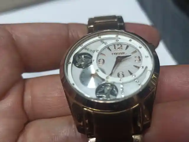 Часы Fossil, Душанбе