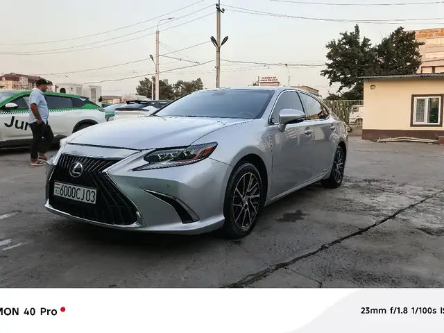 Lexus ES series