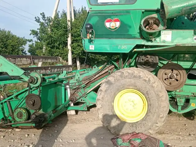 Комбайн, Бобоҷон Ғафуров