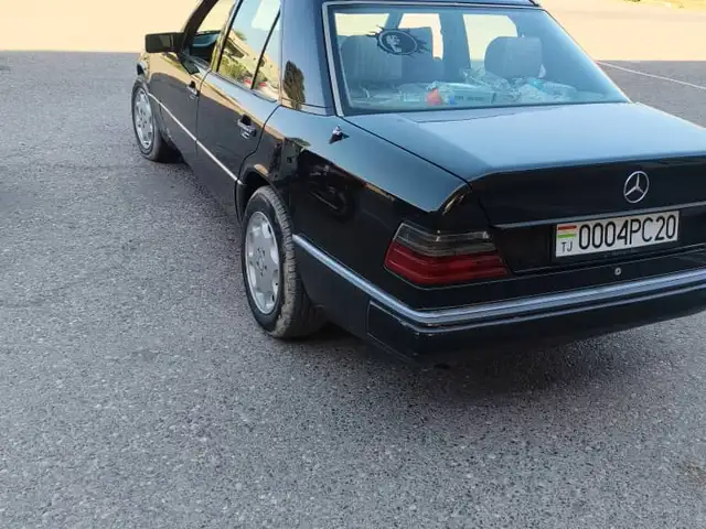 Mercedes-Benz W124