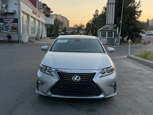 Lexus ES series