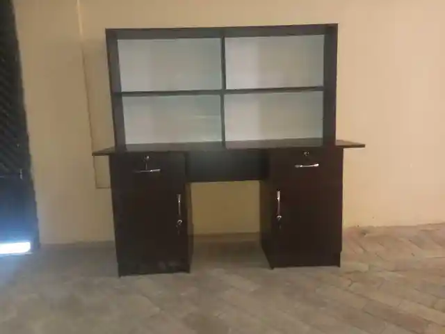Письменный стол, Хуҷанд