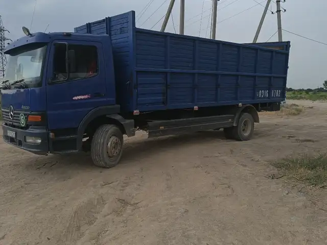 Бортовой автомобиль Mercedes-Benz, 2001, Худжанд