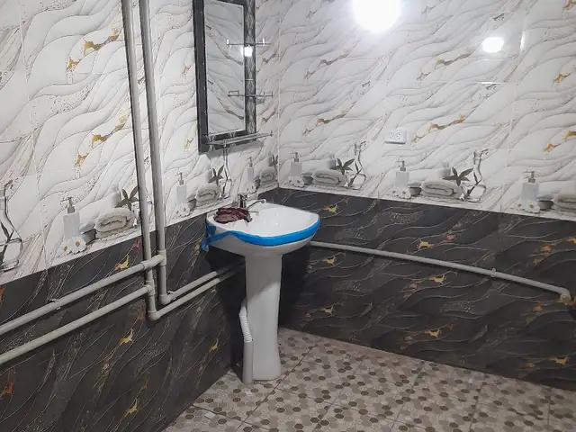 Хизматрасонии устои кафел, Душанбе
