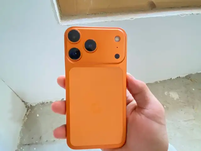 Apple iPhone 17 Pro, 128 gb, Cosmic Orange, Хуҷанд