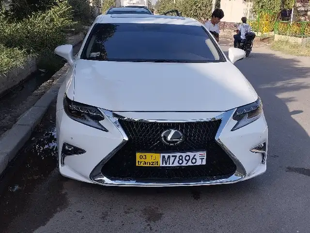 Lexus ES series