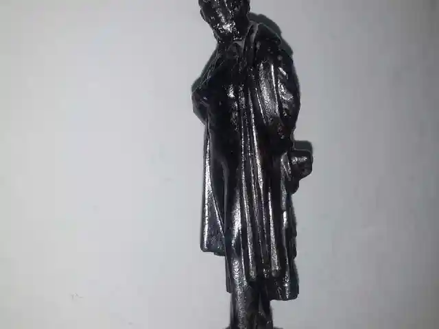 Статуэтка Пушкин, Душанбе
