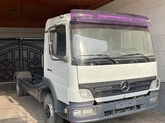 Бортовой грузовик Mercedes Benz Atego 815, 2001, Худжанд