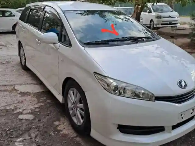 Лобовое стекло на Toyota Wish, Душанбе