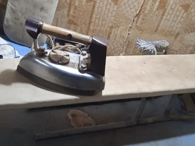 Утюг, Душанбе