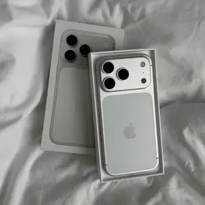 Apple iPhone 17 Pro Max, 256 gb, Silver, Вахдат