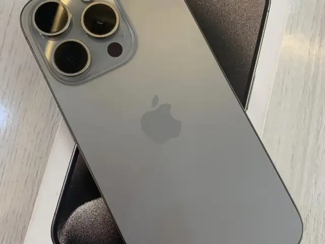 Apple iPhone 15 Pro, 512 gb, Natural Titanium, Душанбе