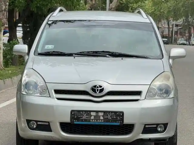 Лобовое стекло на Toyota Verso, Душанбе