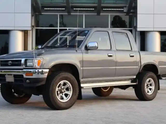 Лобовое стекло Toyota Hilux Pickup 1998, Истаравшан